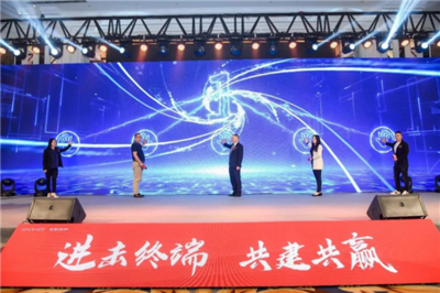 金舵瓷磚2021年經(jīng)銷商年會圓滿成功,全新廣告語發(fā)布