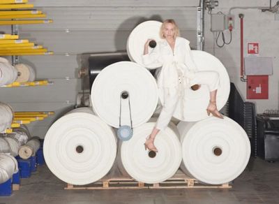 易烊千璽官宣阿瑪尼代言、劉亦菲發超A廣告片、Chlo&eacute;女孩向前沖